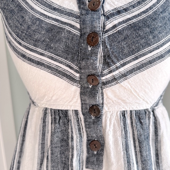 Universal Thread linen blend striped dress - Picture 2 of 7